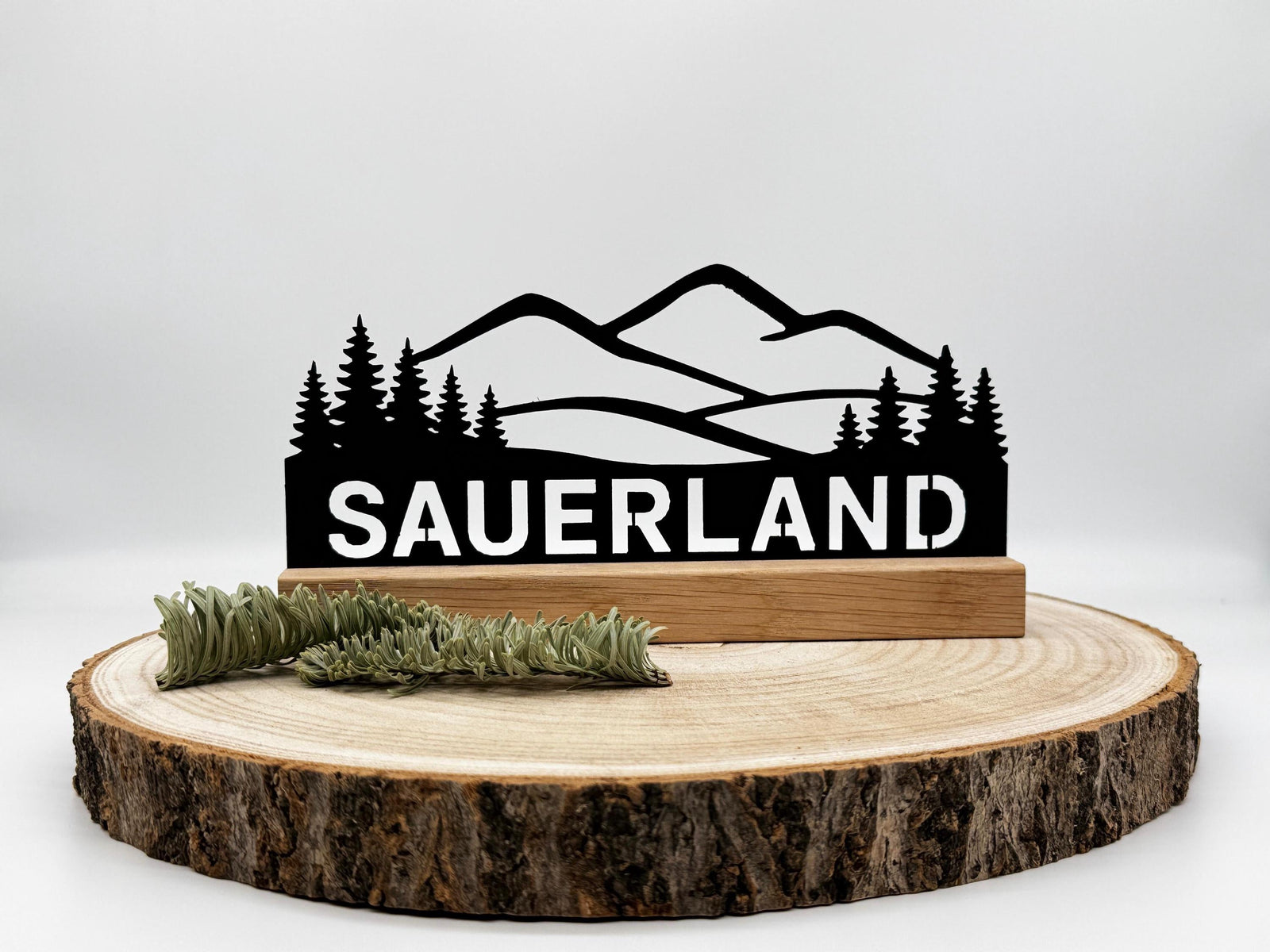 Sauerland-Silhouette aus Holz – Ansicht 3