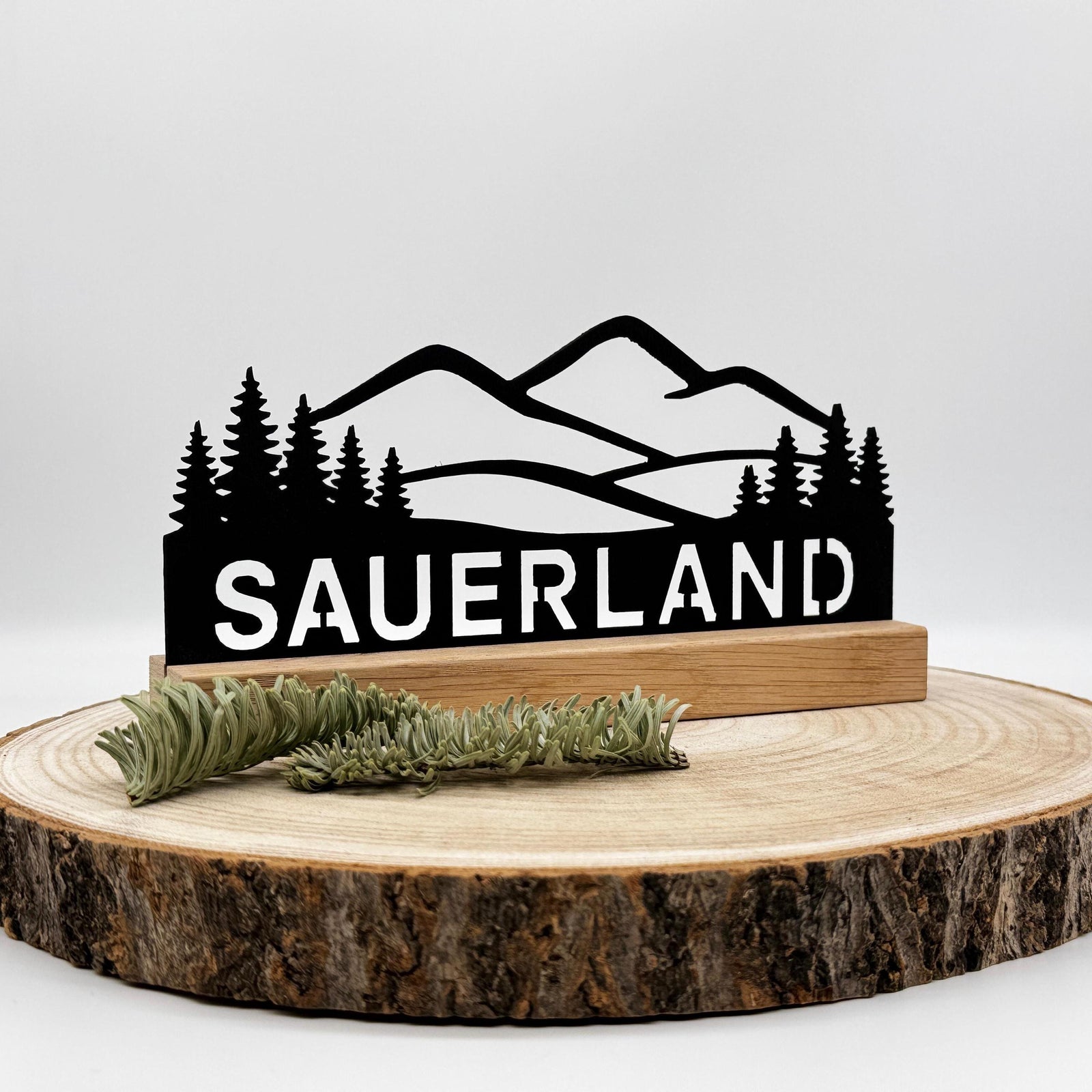 Sauerland-Silhouette aus Holz – Ansicht 2
