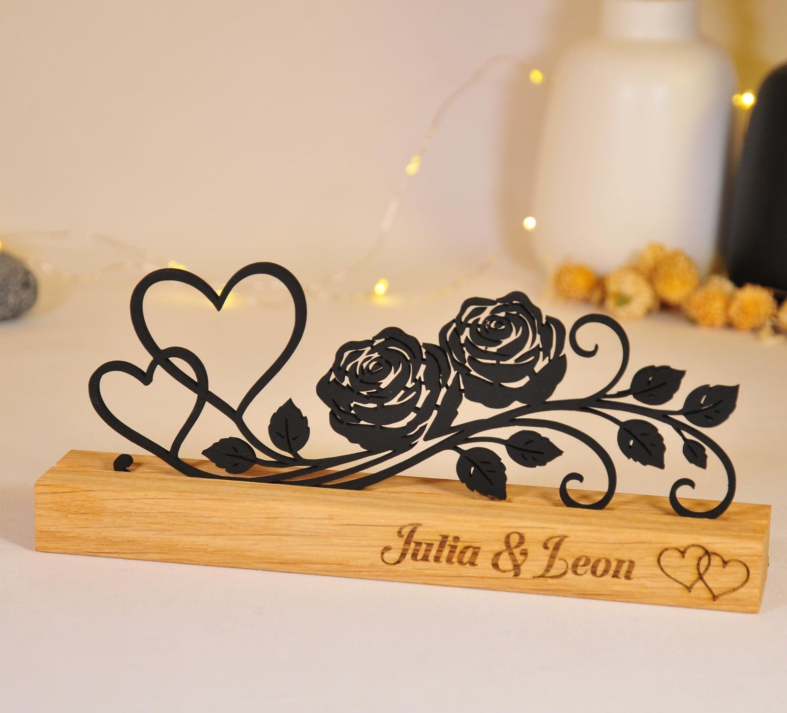 Herz-und-Rosen-Silhouette mit persönlicher Gravur – Ansicht 4