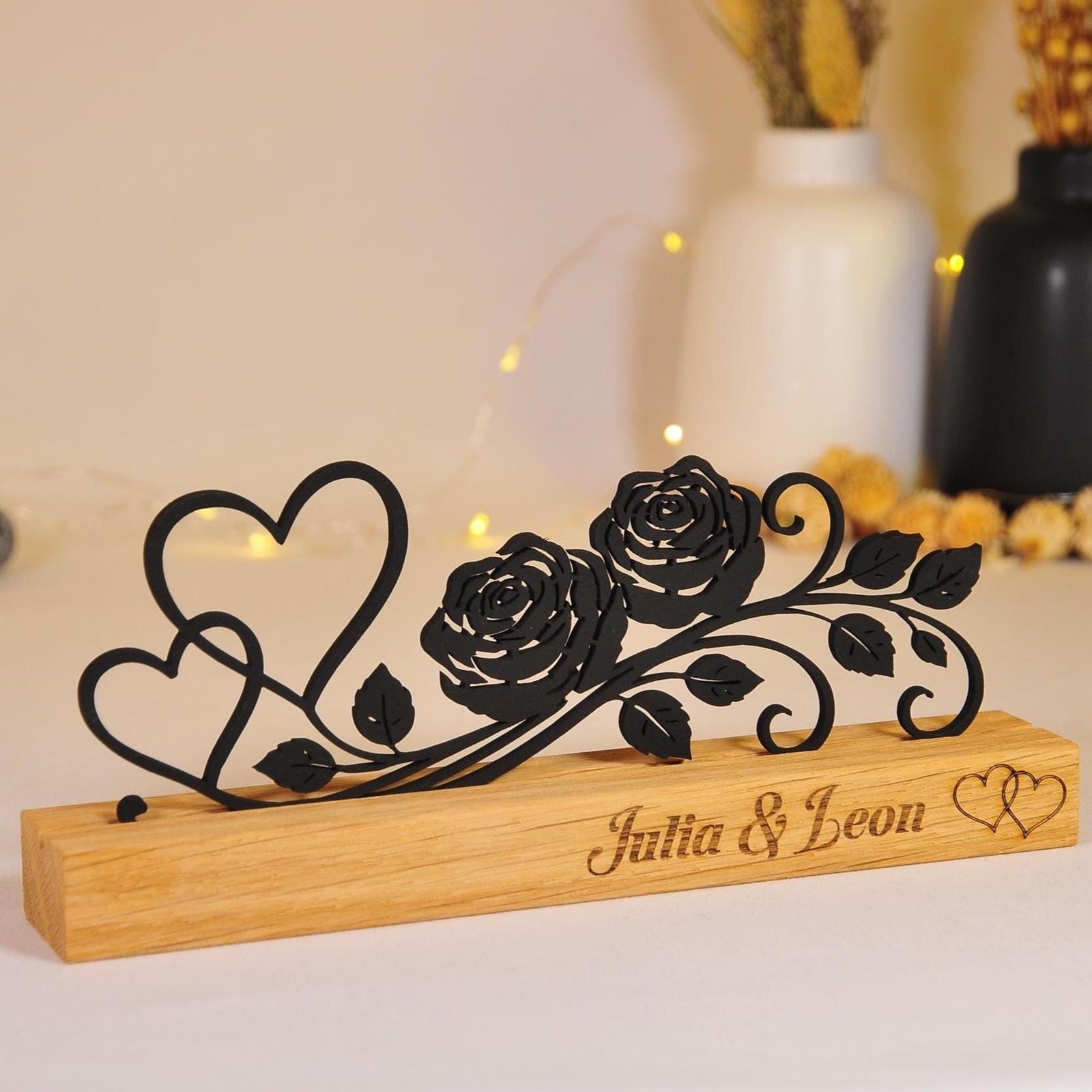 Herz-und-Rosen-Silhouette mit persönlicher Gravur – Ansicht 2