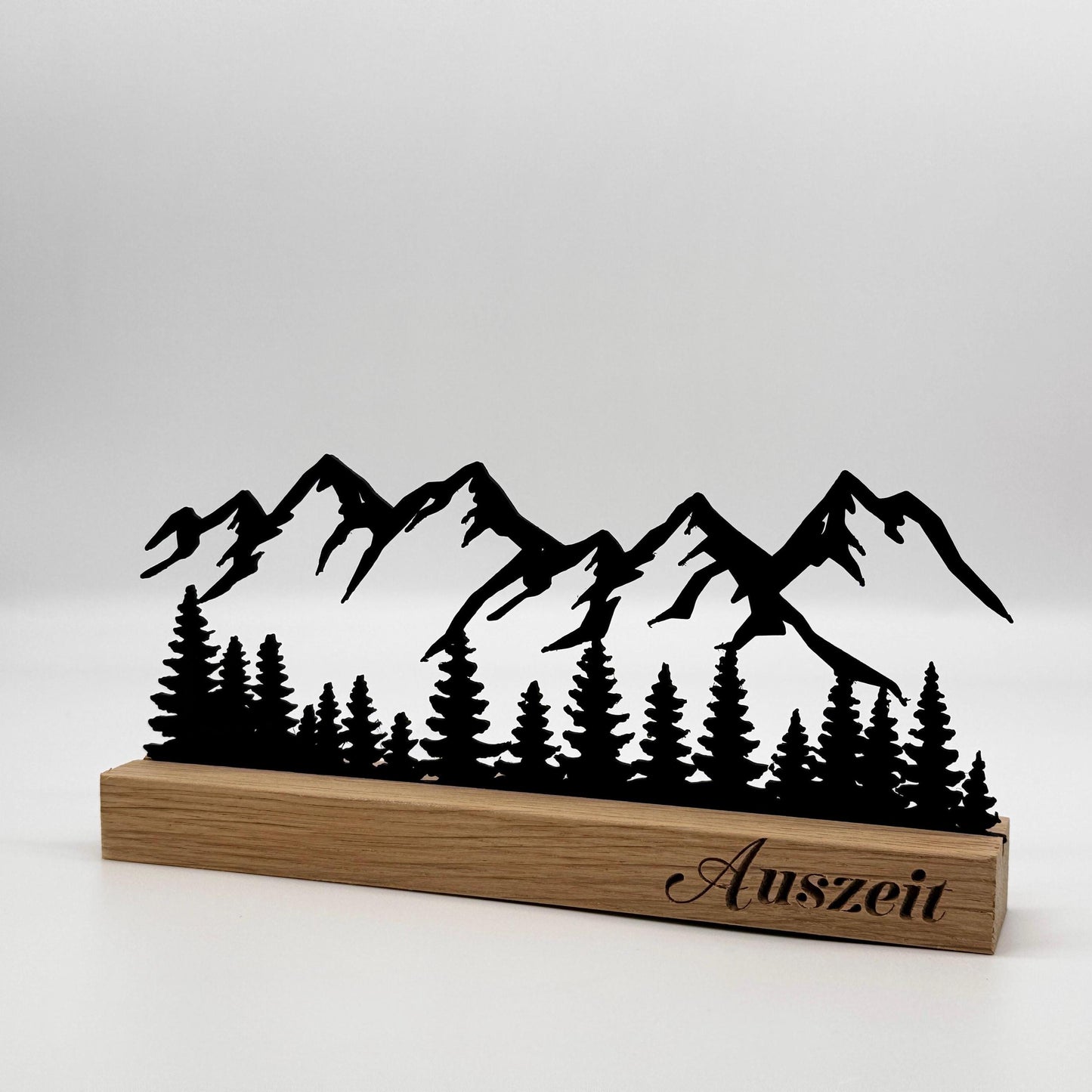 Personalisierte Berg Silhouette aus Holz  Holz Geschenk mit Gravur für Bergliebhaber | Aufsteller Eiche