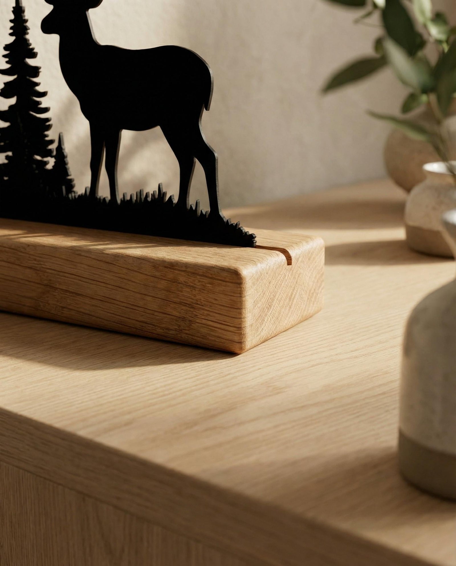 Hirsch-Silhouette aus Holz mit Waldmotiv – Ansicht 2