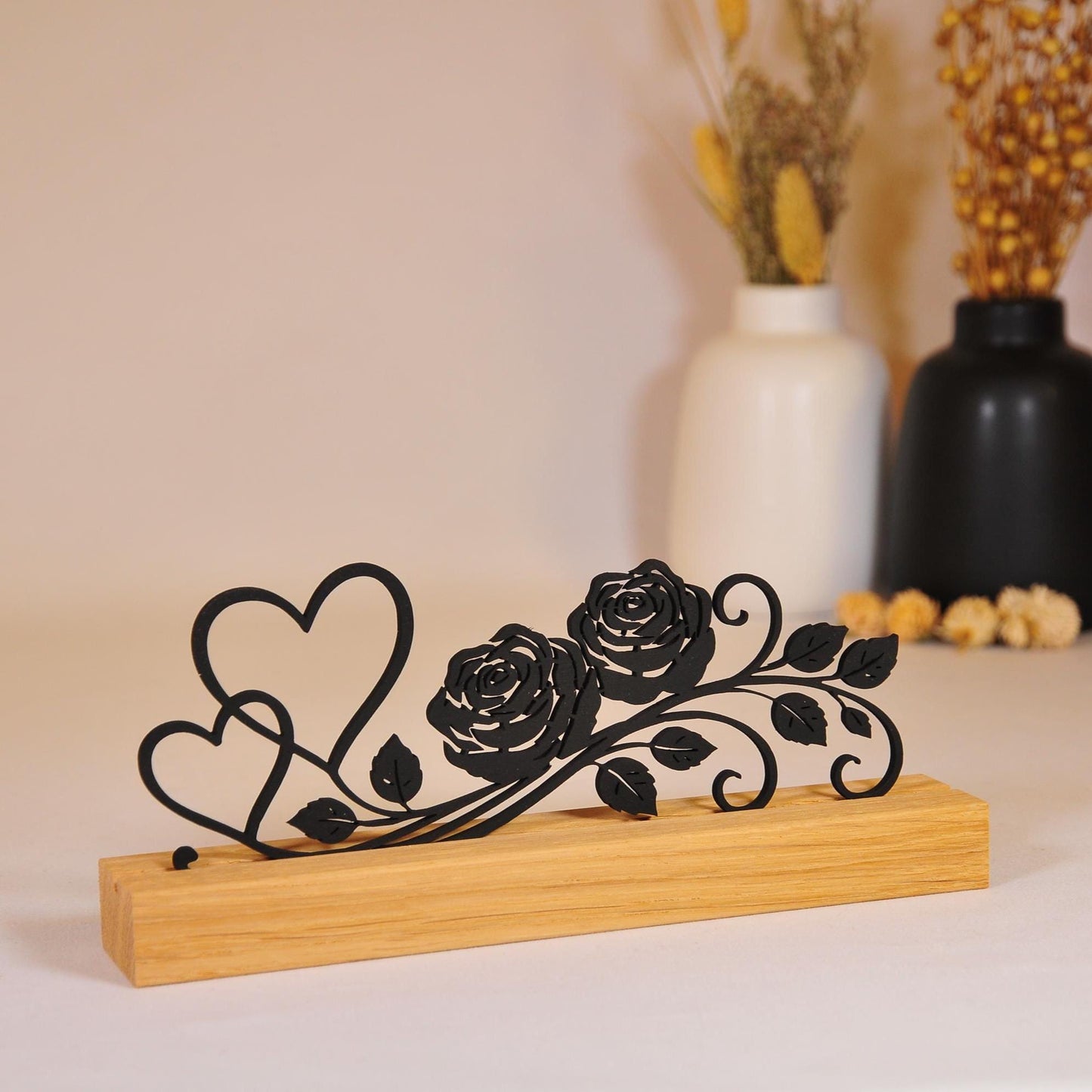 Personalisierte Valentinstag Silhouette aus Holz  Herz & Rosen Aufsteller mit Gravur  Geschenk für Paare, Hochzeit, Jahrestag, Liebe