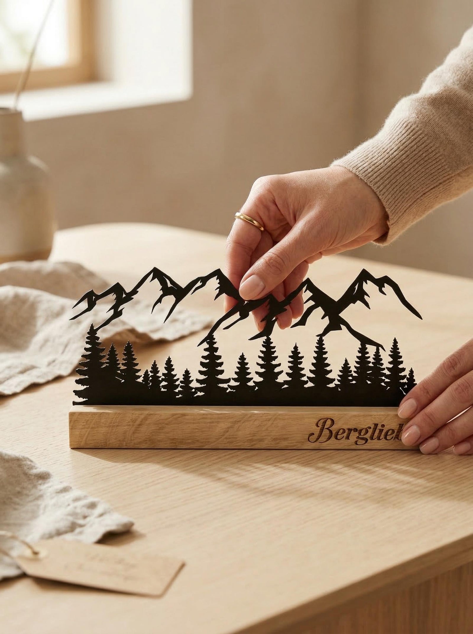 Bergsilhouette aus Holz – Ansicht 5