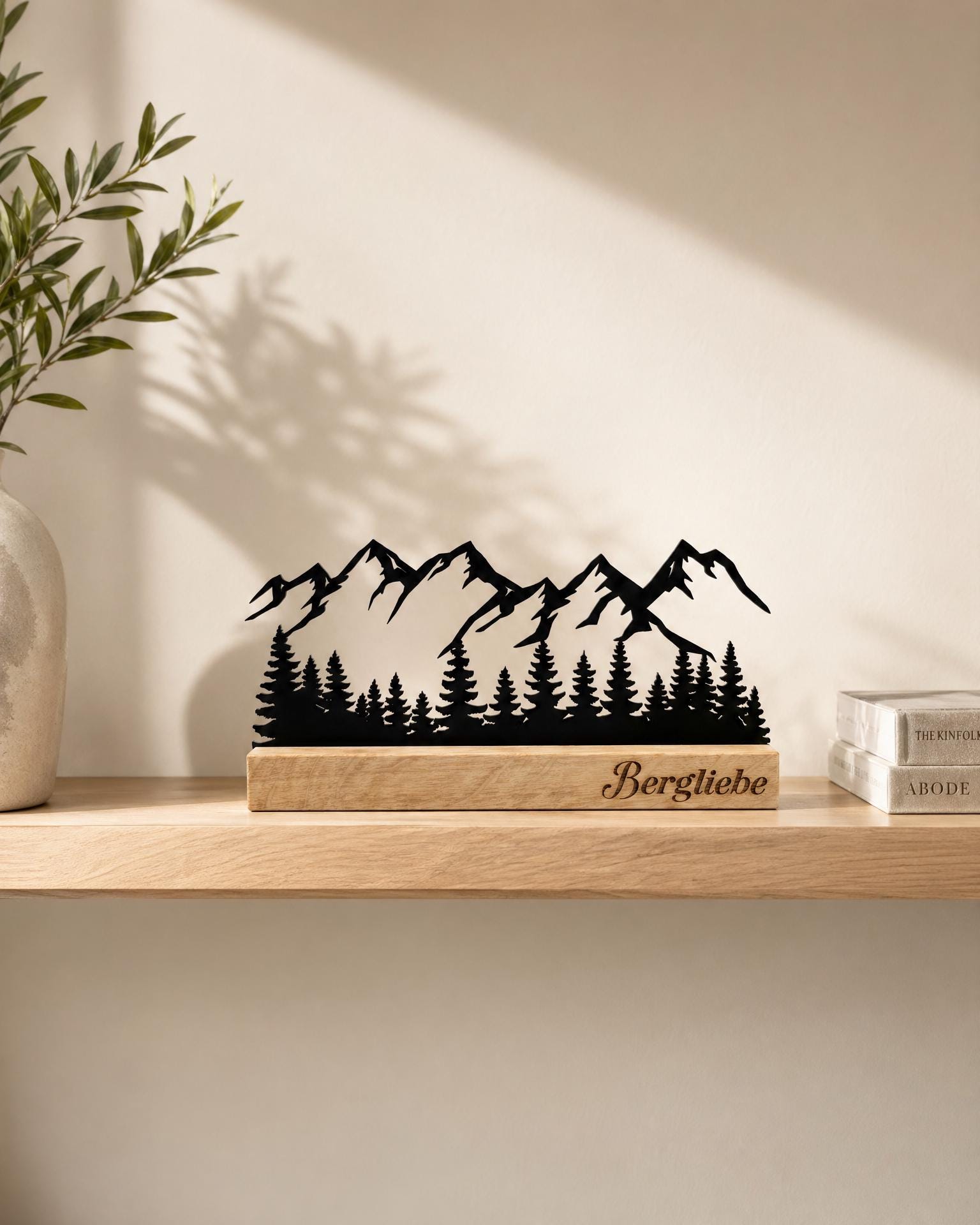 Bergsilhouette aus Holz – Ansicht 2