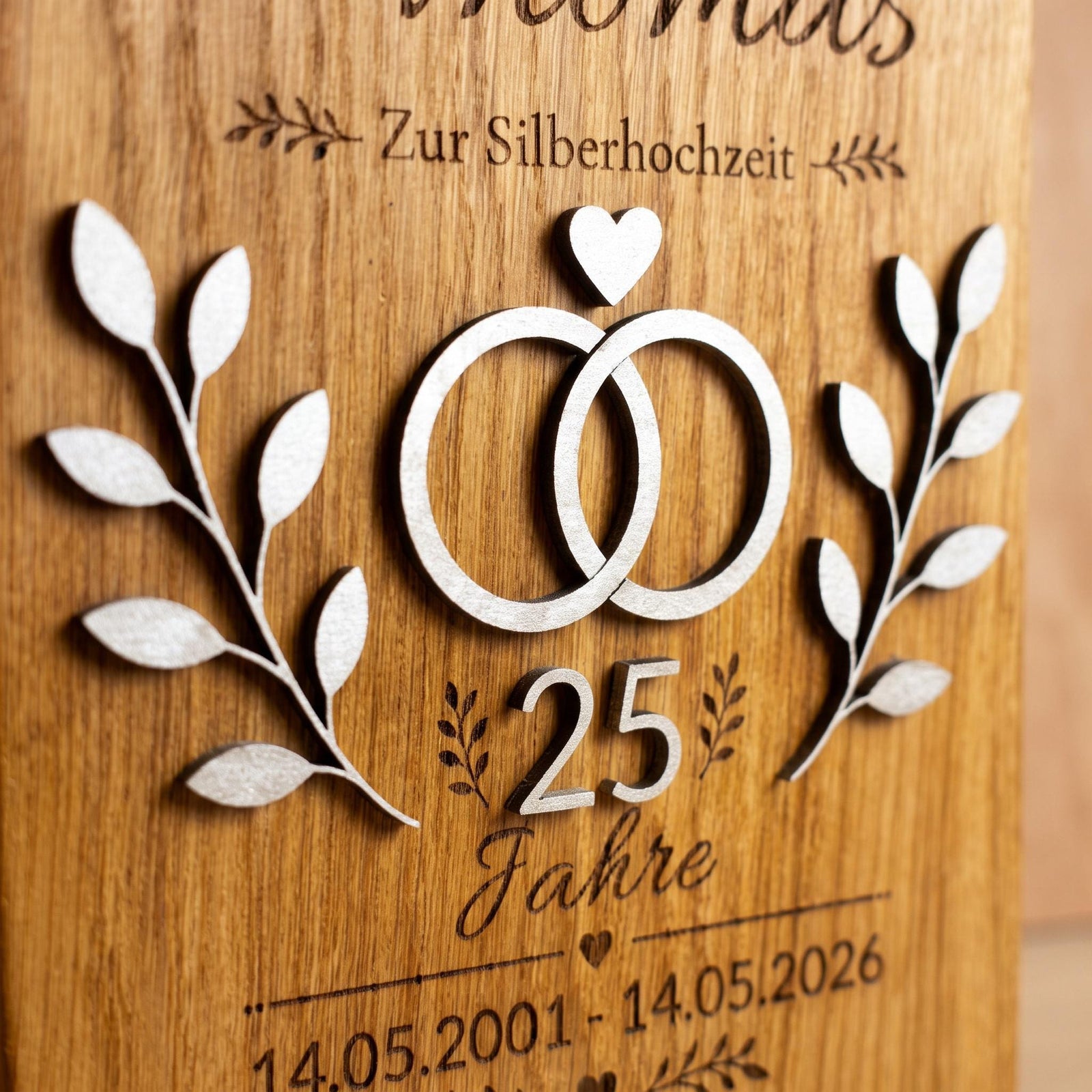 Personalisiertes Holzschild zur Silberhochzeit – Ansicht 2