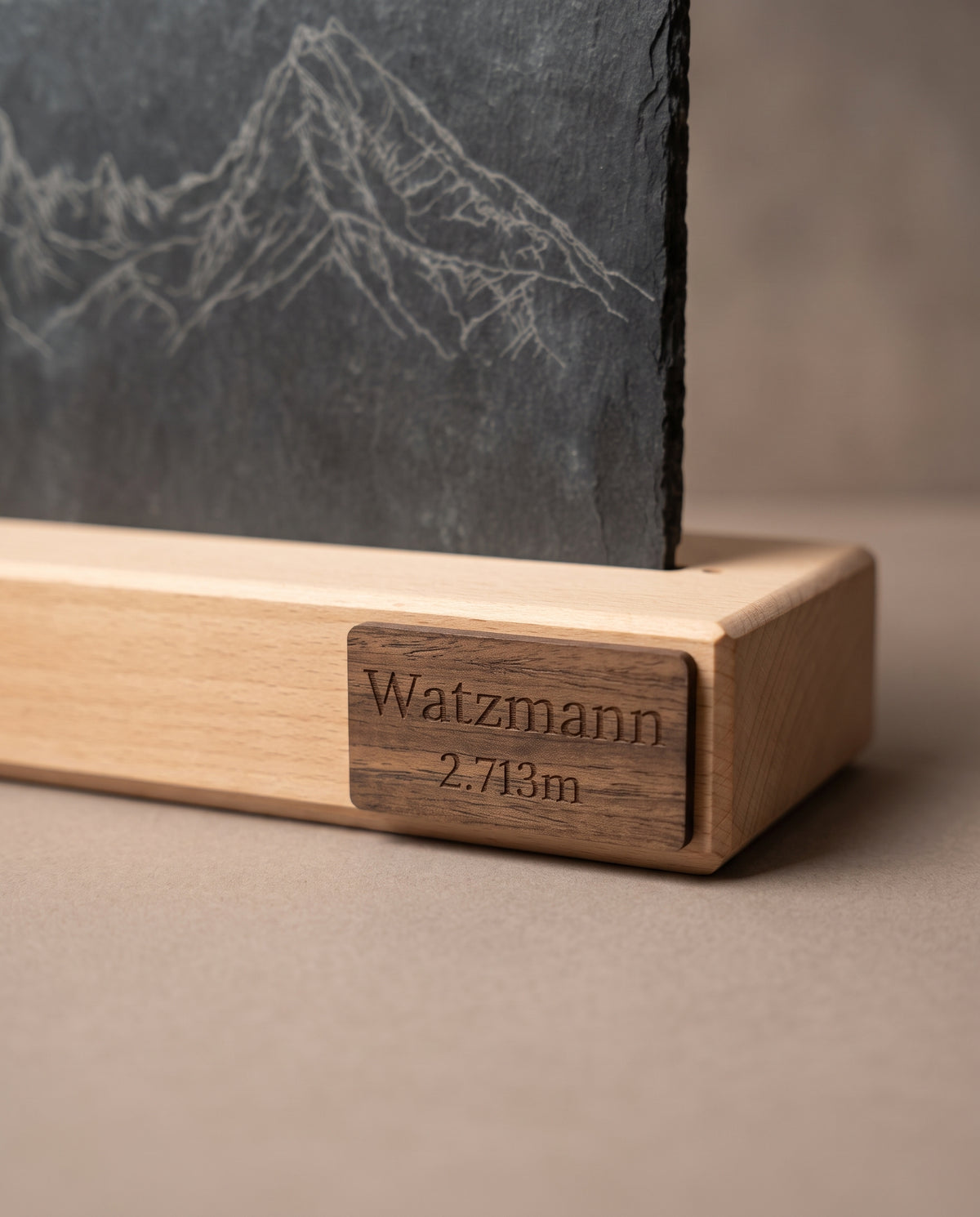 Watzmann-Schieferbild mit Buchenholzhalter