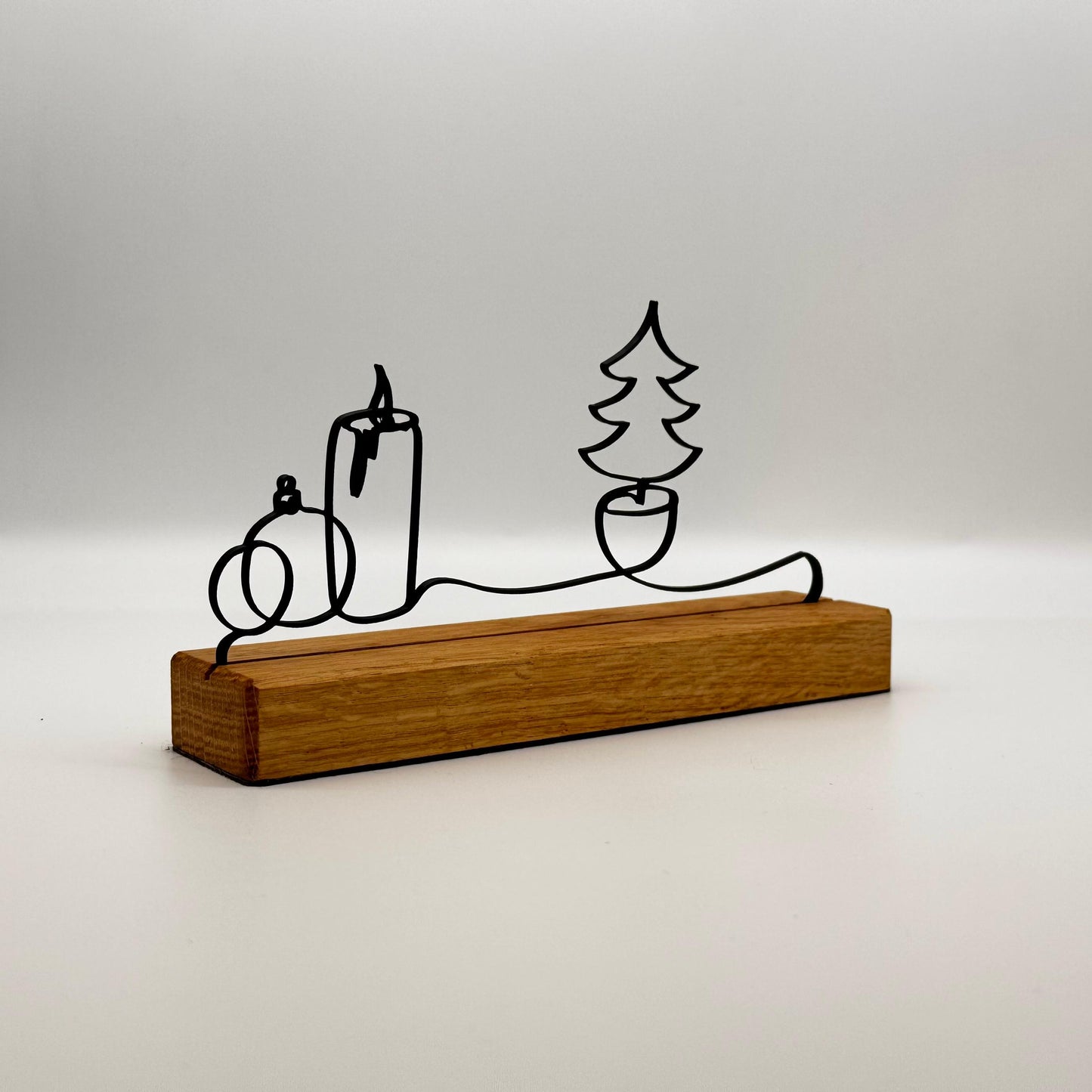 Weihnachtsdeko Holz Eiche – Kerze & Kugel Silhouette schwarz, moderne Adventsdeko, Weihnachtsbaum Deko, Geschenkidee Weihnachten